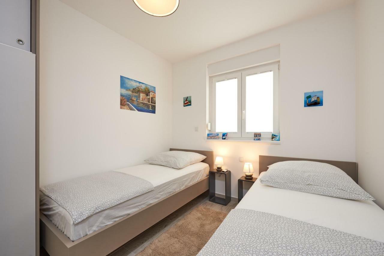 City Apartment Magdalena Trogir Exterior photo
